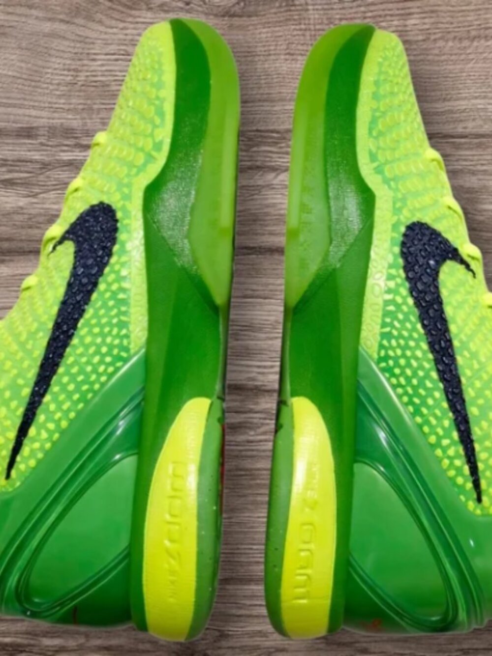 Nike Kobe 6 Grinch Green Sneakers